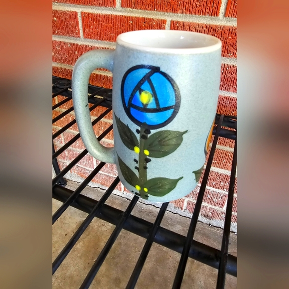 Tall vintage coffee mug coffee cup floral cup tea mug drink warehouse coffee bar - Picture 3 of 4